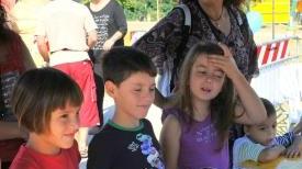 Alcuni dei bambini intervenuti alla festa della scienza organizzata nel parco fluviale