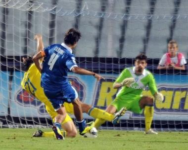 Il gol segnato da Cascione nei minuti finali della sfida di Pescara: &egrave; la prima delle sconfitte patite dallEmpoli 