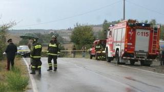Auto nel fosso, muore davanti alla madre
