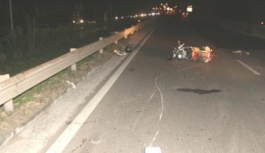 In moto contro un'auto: giovane ricoverato in coma