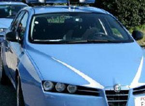 Porta gli amici dalla PolstradaArrestato con documenti falsi