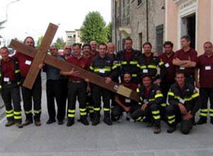 La Via Crucis dei vigili del fuoco arriva a Pisa