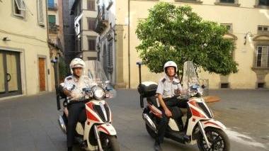 Una pattuglia della polizia municipale