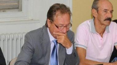 In primo piano Luigi Bertani