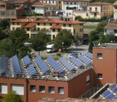 Un precedente in Valdinievole I tetti solari alla scuola di Lamporecchio 