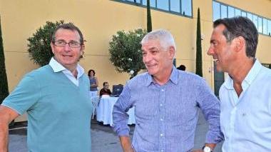 Fabrizio Tesi (a sinistra) con Lido Scarpetti e il sindaco Renzo Berti