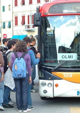 Studenti alla fermata 