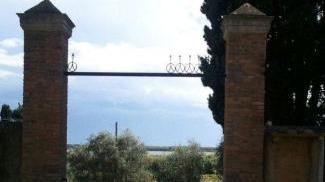 <b>CIMITERO</b>. L’ingresso della struttura di Orbetello
