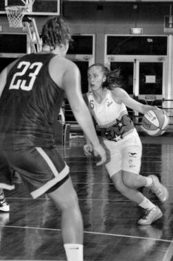 Licia Corradini, 26 anni, play di 172 centimetri &egrave; alla sua prima stagione con la maglia del Basket femminile Le Mura (foto Vasco Favilla) 