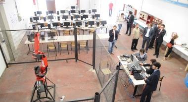 Il laboratorio di meccatronica dellItis Fedi inaugurato nel giugno scorso 