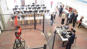 Il laboratorio di meccatronica dell’Itis Fedi inaugurato nel giugno scorso