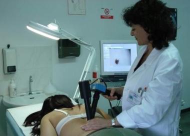 <strong>VISITA </strong>Un anno di attesa per avere un appuntamento dal dermatologo