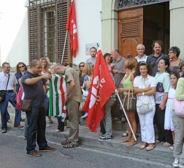 Manifestazione sindacale davanti alla sede di Assindustria  