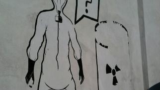 Il murales comparso in piazza Angelio