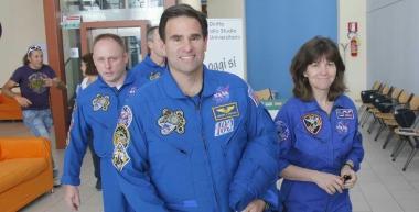 Gli astronauti durante lincontro alla facolt&agrave; di Scienze 
