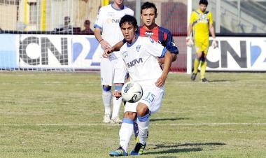 Franco Signorelli in azione nel match di Crotone 
