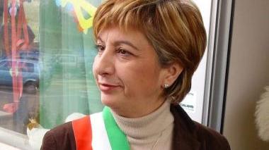 L’assessore Fronzoni, a destra il consiglio comunale