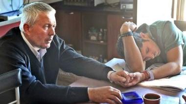 Il padre e il fratello di Lorenzo Sotto la palazzina di via Arcoveggio