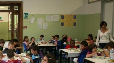 Cresce la protesta per l’aumento della tariffa delle mense scolastiche causato dai tagli del Governo agli enti locali (foto di archivio)