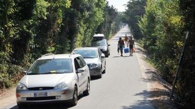 Via delle Caldanelle, stretta e a doppio senso di marcia