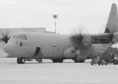 Lampedusa, la 46ª Brigata Aerea ha già trasportato 450 immigrati