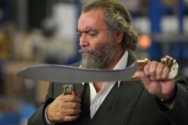 <b>ABATANTUONO </b>in una scena del film Cose dellaltro mondo 