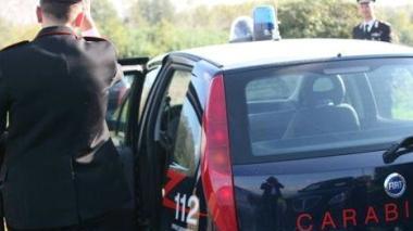 Una pattuglia dei carabinieri di Calcinaia durante un controllo