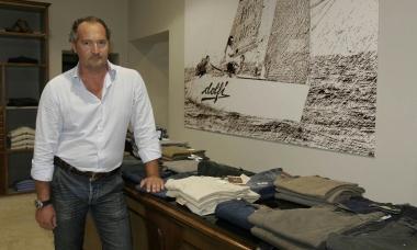 Massimo Bianchi &egrave; il titolare del negozio Dolfi che da domani apre in via Guizzelmi     