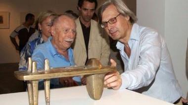 Il senatore Pieraccini con Sgarbi alla galleria d’arte moderna