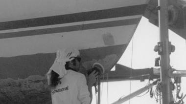 <b>NAUTICA IN CRISI.</b> Operaio al lavoro in un cantiere della Darsena