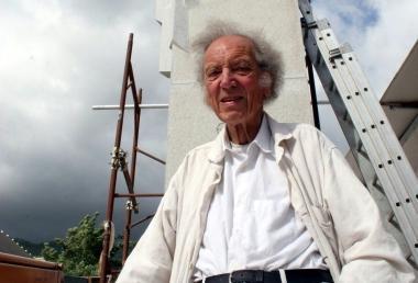 Lo scultore norvegese Knut Steen