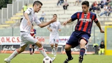 <b>PAREGGIO</b>. Un duello tra Crimi e Galardo nell’ultima sfida con il Crotone