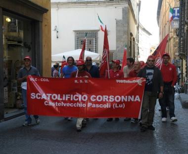 Manifestazione degli operai Corsonna a difesa del posto di lavoro