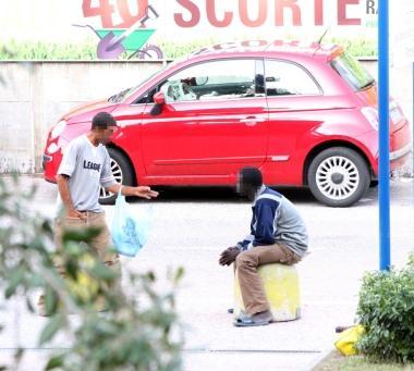 Parcheggio del Versilia, esasperati dai parcheggiatori