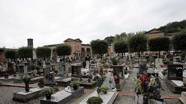 Un cimitero (archivio)