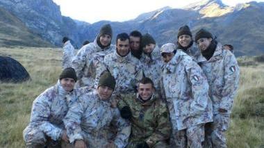 Alessio Tanganelli (il primo accosciato a sinistra) con la 42ª compagnia