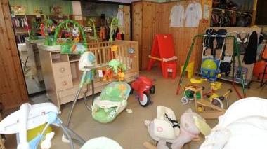 L'usato per i bimbi: tra necessità e virtù ora è quasi moda