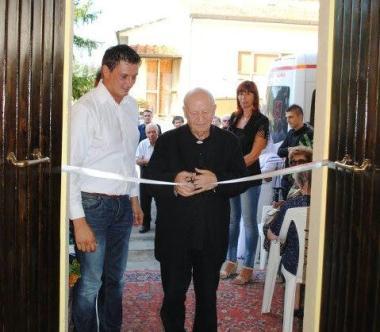 Il taglio del nastro per la inaugurazione dellasilo nido Pio pio in localit&agrave; Tripalle nel comune di Crespina        