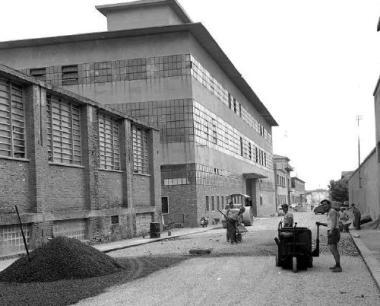 1966: si asfalta via Valentini 