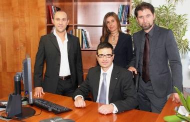 Il direttore Niccol&ograve; Donati al centro con il suo staff 