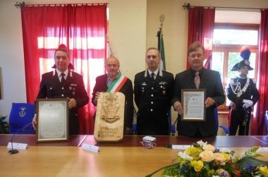 Danti insieme ai comandanti Melani Volpe e Carloni 