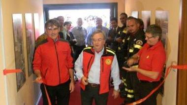 Il taglio del nastro ieri mattina e l’esterno del centro di formazione