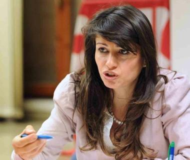 Valeria Del Pizzo. A lato, la sede della Elle Salotti 