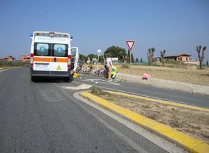 Ciclista in coma dopo una caduta, era con alcuni amici