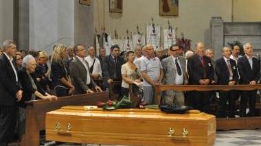 Un momento della cerimonia funebre di Rodolfo Masi