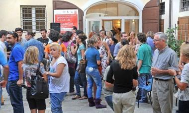 Alcune immagini della cerimonia di apertura. In alto, il sindaco Berti impegnato nel taglio del nastro 