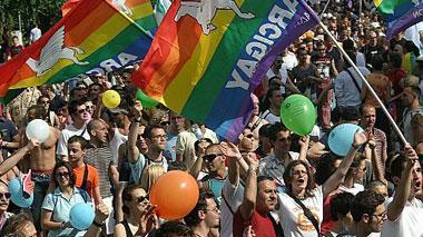 «Meglio Berlusconi che i gay»
