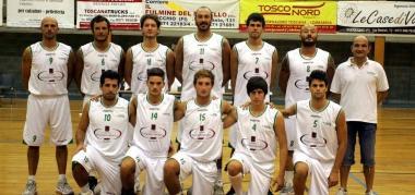 Il gruppo dei giocatori della Folgore Fucecchio in posa insieme al confermato coach Gabriele Neri 