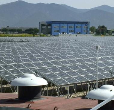 Pannelli fotovoltaici su un tetto  