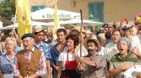 Figuranti in costume storico per la Festa dell’uva di Capoliveri